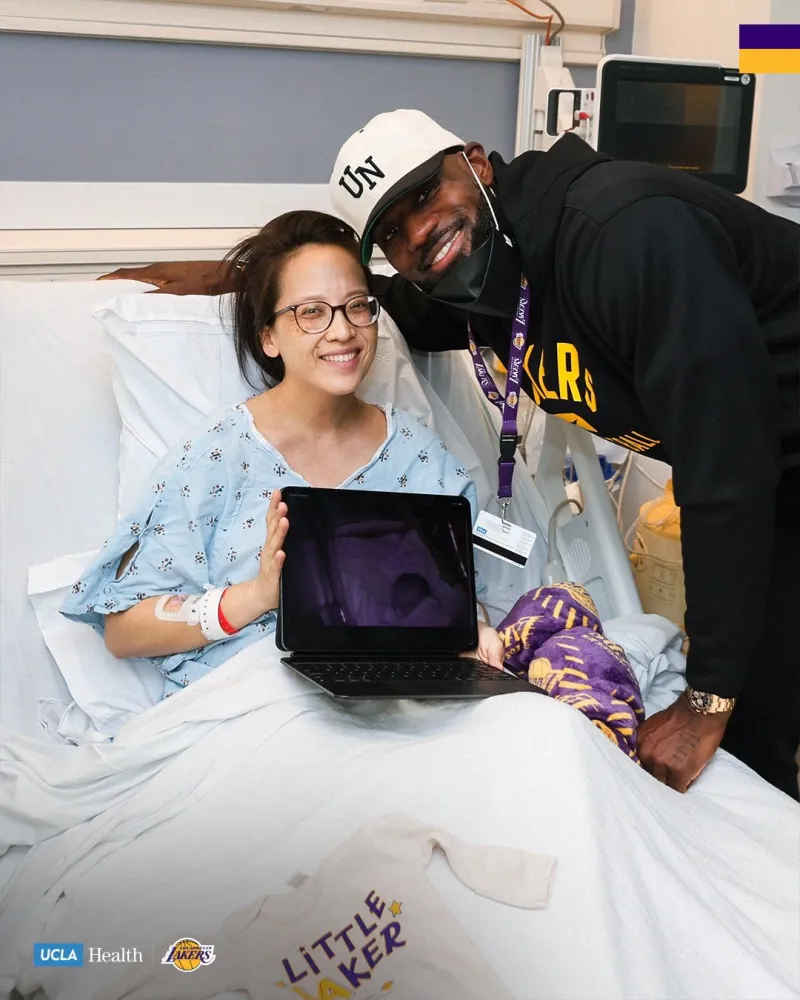 体育彩票-社区关怀!东詹率全队到医院看望病患,湖人官方分享现场照